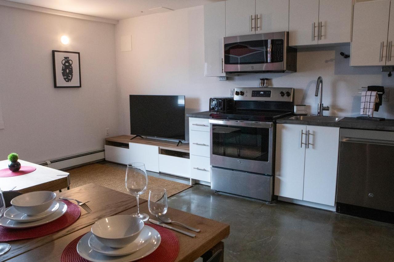 Cameo Hotel And Suites 핼리팩스 외부 사진