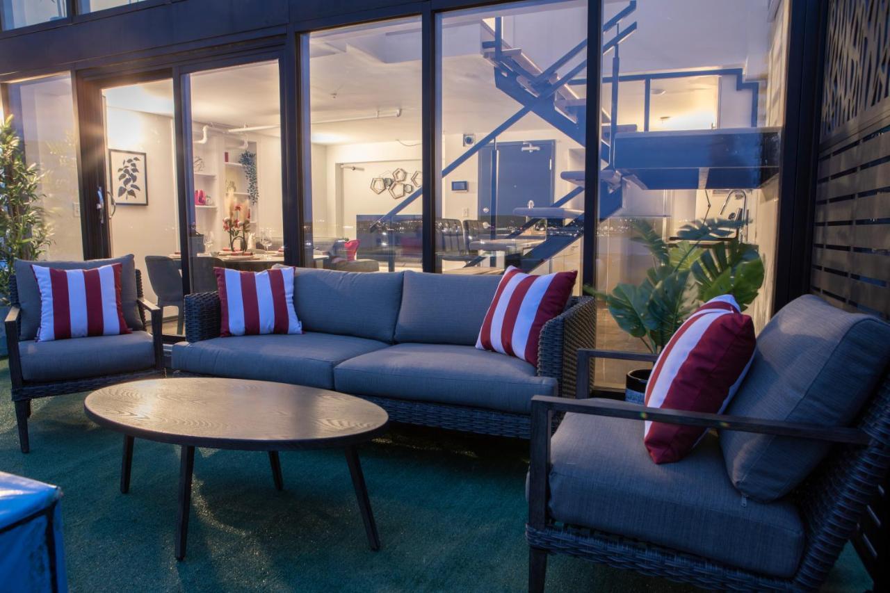 Cameo Hotel And Suites 핼리팩스 외부 사진